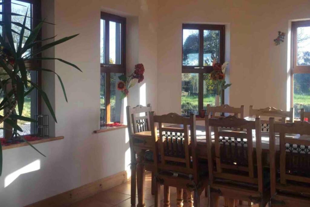 Villa Annies Meadow. à Knock  Extérieur photo