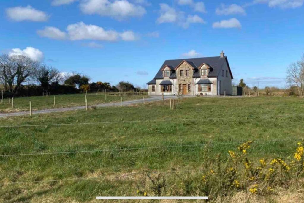 Villa Annies Meadow. à Knock  Extérieur photo