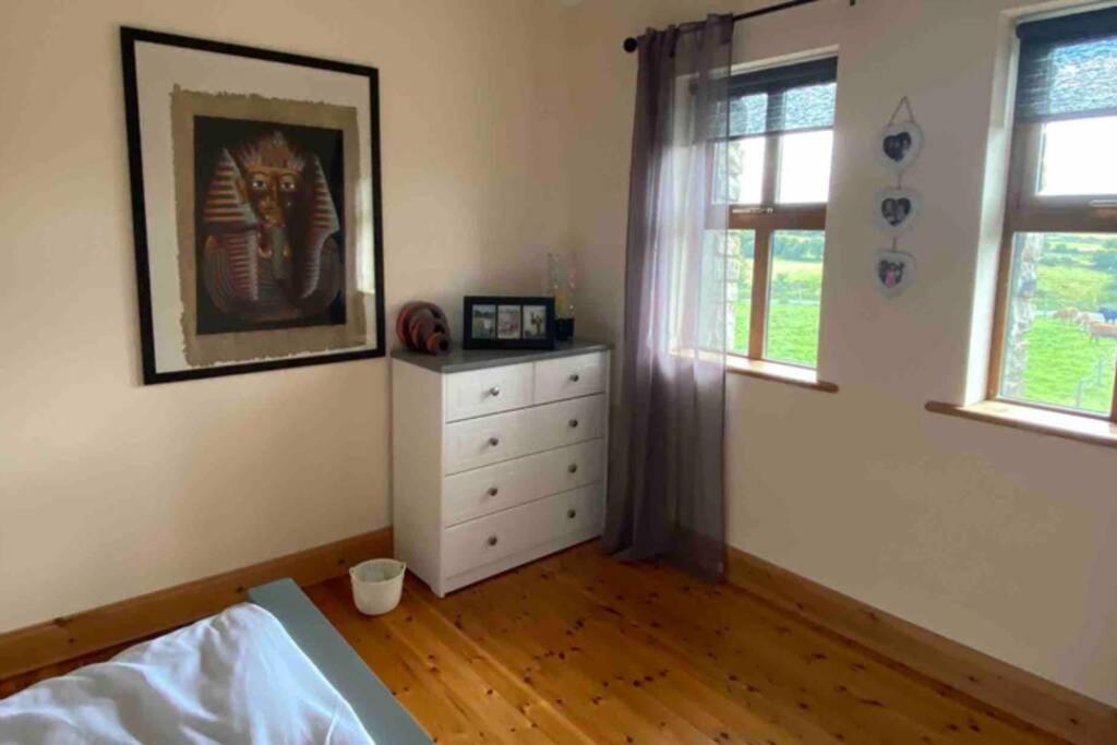Villa Annies Meadow. à Knock  Extérieur photo